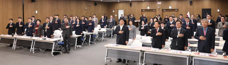 국민의힘 의총 및 기자회견 카드퍼포먼스_3