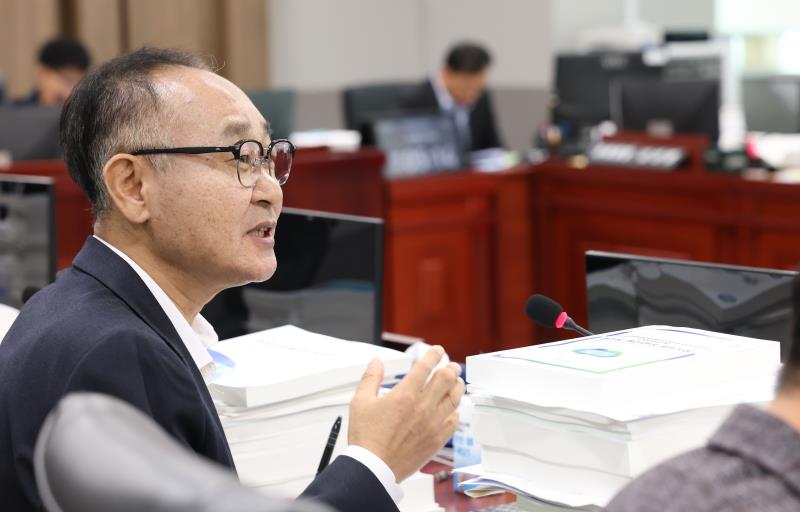 제387회 제387회 정례회 제4차 경기도청 예산결산특별위회 (3) 사진 8