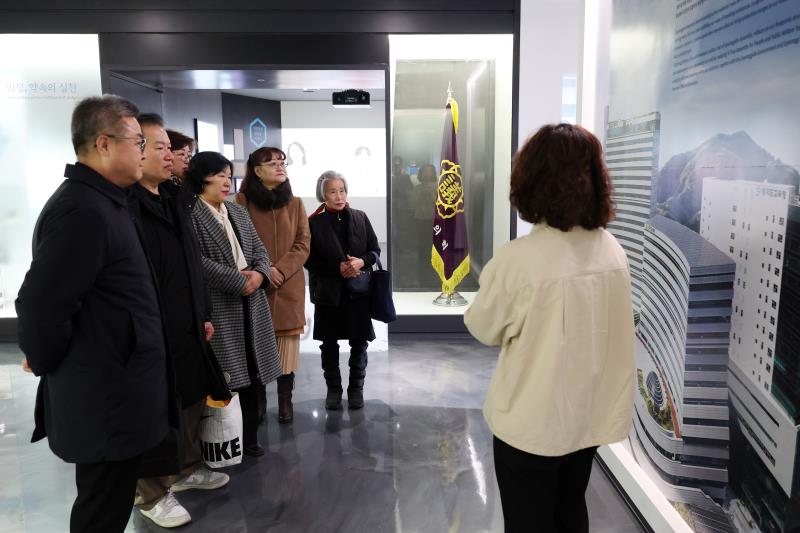 대한적십자사 시흥은행봉사회 경기도의회 방문 사진 5