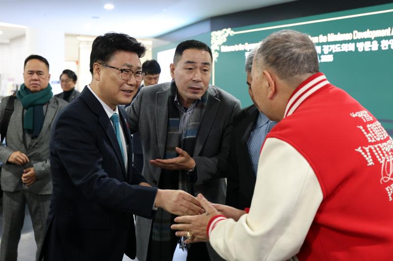 필리핀 민다나오 개발청 대표단 경기도의회 견학 사진 10