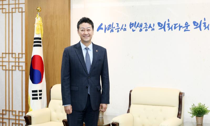 김진경 의장 프로필 사진_3