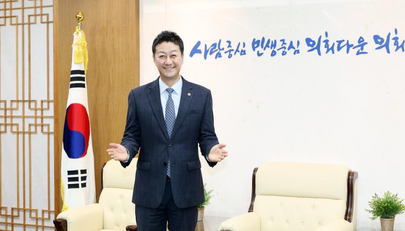 김진경 의장 프로필 사진_6