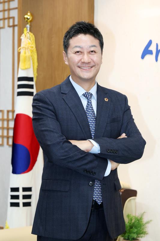 김진경 의장 프로필 사진_9