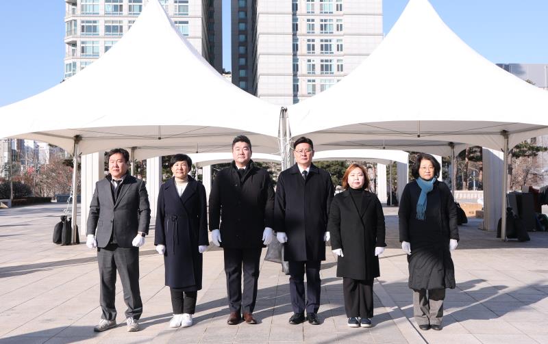 더불어민주당 교섭단체 의원 현충탑 참배_2