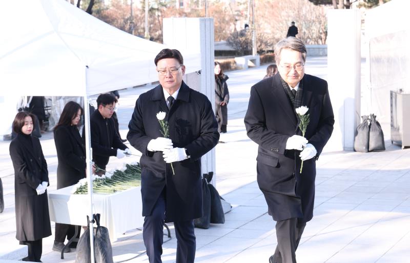 경기도 의회사무처 의원 현충탑 참배_4