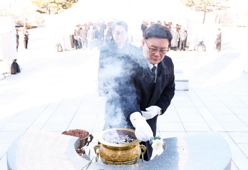 경기도 의회사무처 의원 현충탑 참배_6