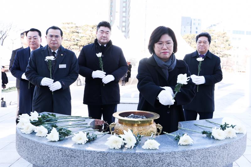 경기도 의회사무처 의원 현충탑 참배_6