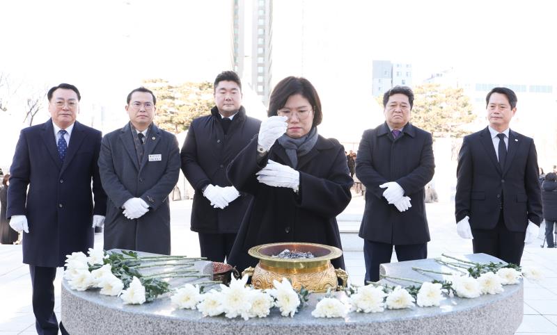 경기도 의회사무처 의원 현충탑 참배_8