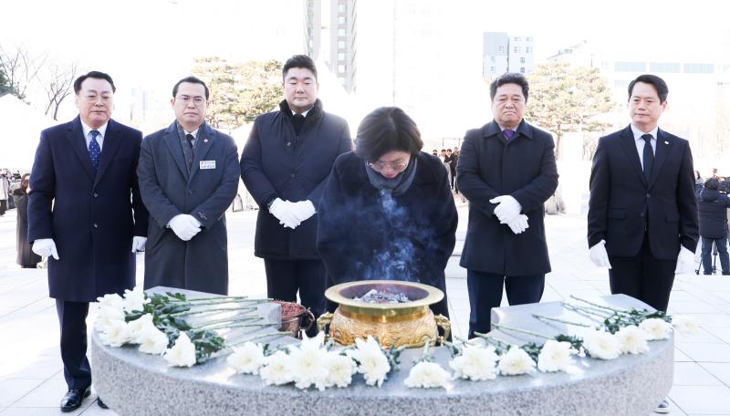 경기도 의회사무처 의원 현충탑 참배_9