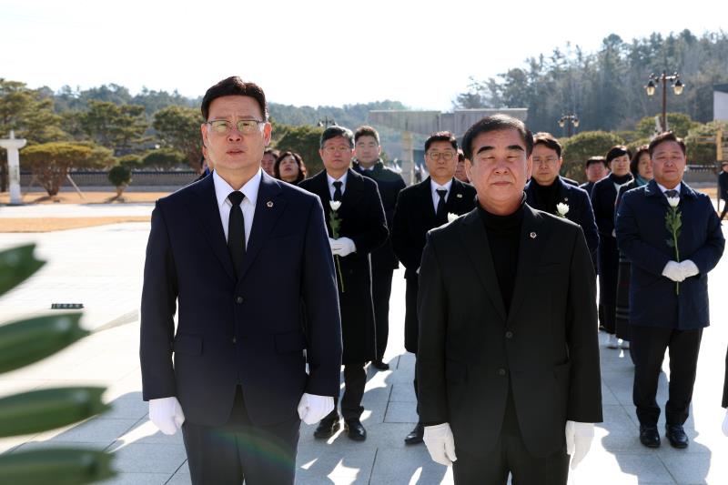 더불어민주당 광역의회의원협의회 5.18 민주화운동 희생자 추모 및 참배_10