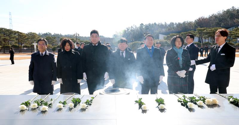 더불어민주당 광역의회의원협의회 5.18 민주화운동 희생자 추모 및 참배_10