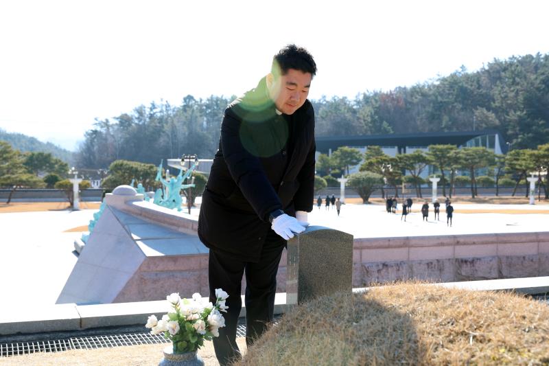 더불어민주당 광역의회의원협의회 5.18 민주화운동 희생자 추모 및 참배