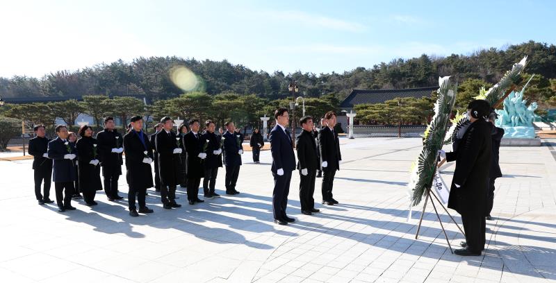 더불어민주당 광역의회의원협의회 5.18 민주화운동 희생자 추모 및 참배_7