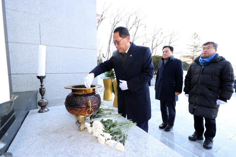 2026년 새해 현충탑 참배_9