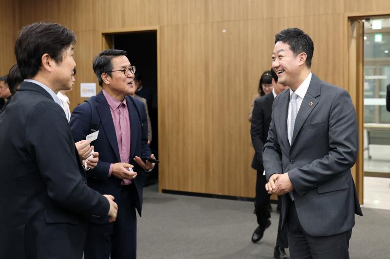 지방의회법 제정 및 지방의회 발전방안 모색을 위한 기획 학술세미나 개회식_3