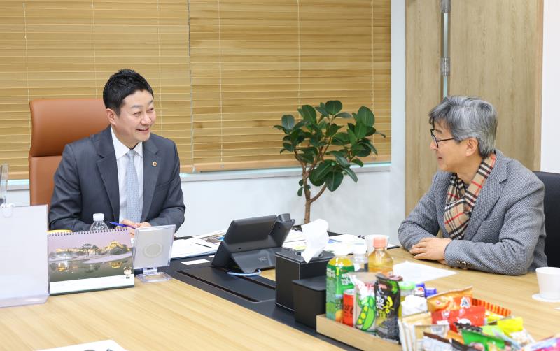 김진경의장 경기의정연구센터장 정담회_5