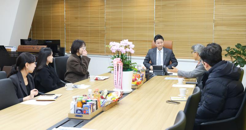 김진경의장 경기의정연구센터장 정담회_7