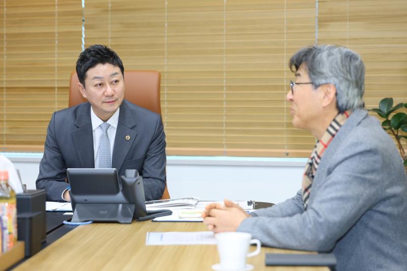 김진경의장 경기의정연구센터장 정담회_8