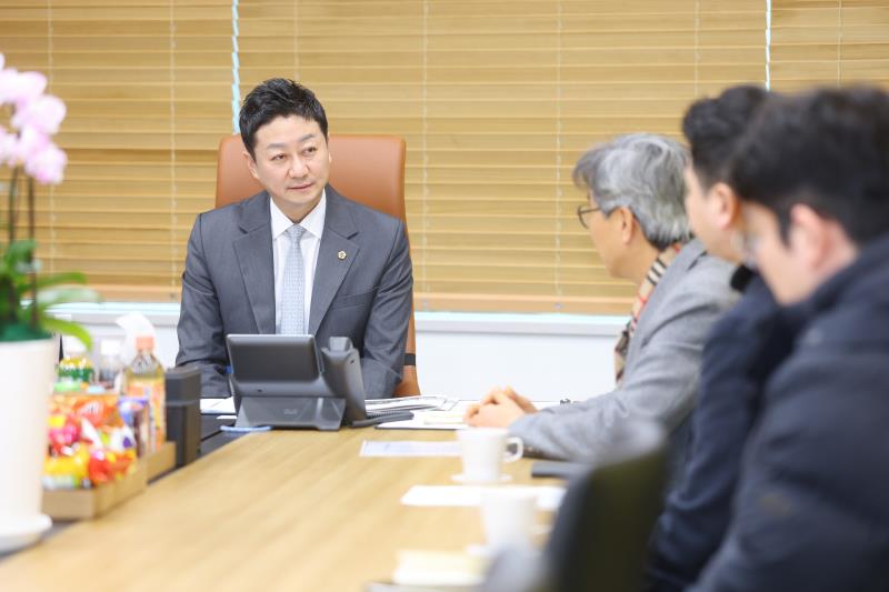 김진경의장 경기의정연구센터장 정담회_9