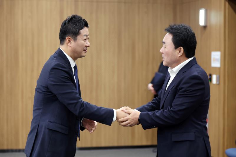 경기도의회 더불어민주당 의원총회_2