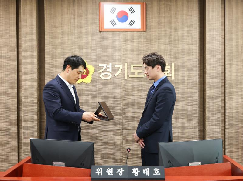 황대호위원장 경기도공공기관노동조합 감사패 수여_2