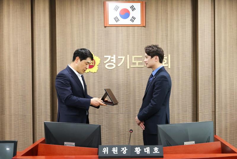 황대호위원장 경기도공공기관노동조합 감사패 수여_4