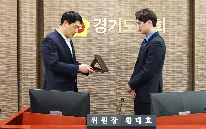 황대호위원장 경기도공공기관노동조합 감사패 수여_5