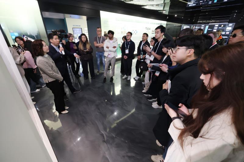 세계기자대회 외신기자단 경기도의회 견학 사진 5