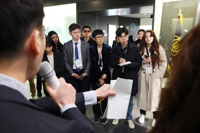 세계기자대회 외신기자단 경기도의회 견학 사진 6