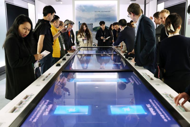 세계기자대회 외신기자단 경기도의회 견학 사진 10