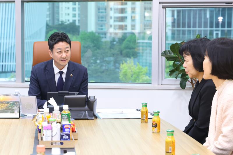 시흥시 사립유치원연합회 김진경의장 접견 및 경기도의회 방문_3