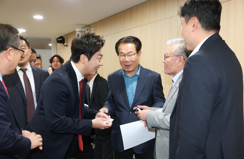 국민의힘 의원총회 및 도지사 후보 방문_4