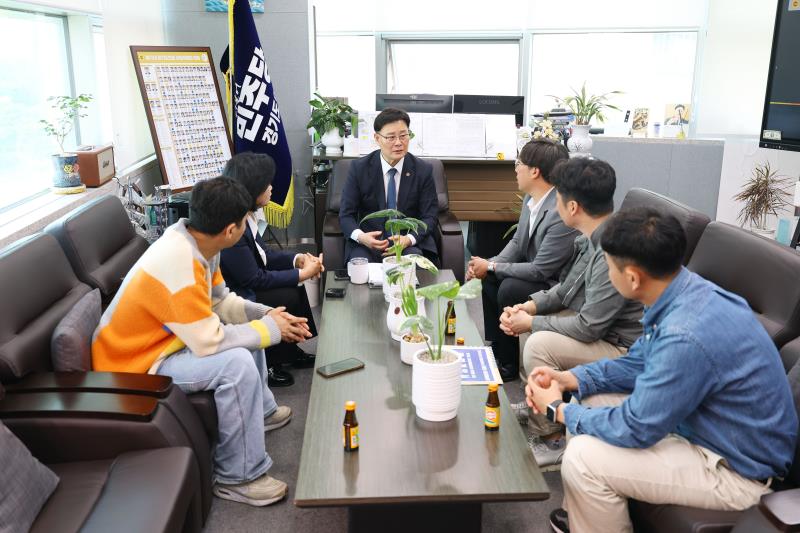 경기도의회 더불어민주당 최종현 대표 미래화훼청년포럼 정담회_9