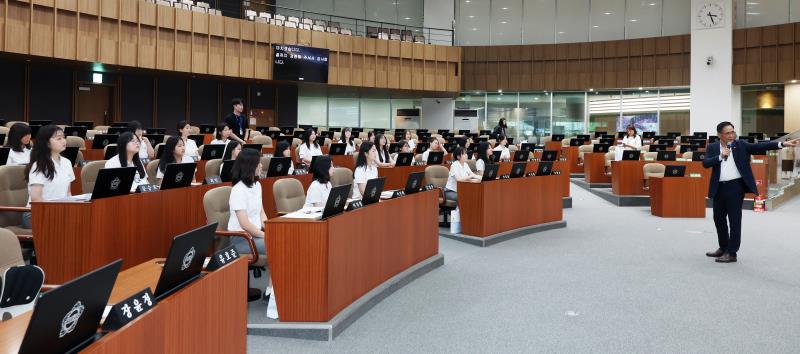 양명여자고등학교 경기도의회 견학 사진 2