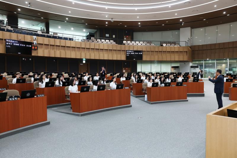 양명여자고등학교 경기도의회 견학 사진 3