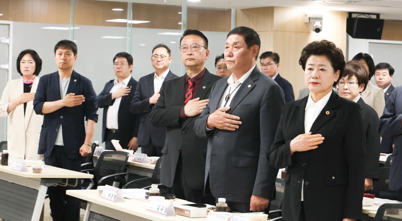 국민의힘 의원총회_9