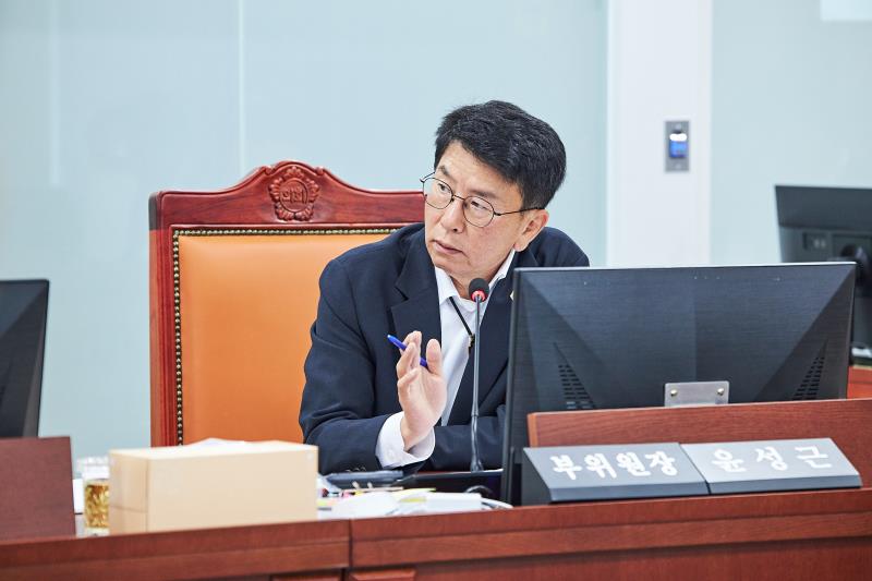 제391회 정례회 제1차 안전행정위원회_8