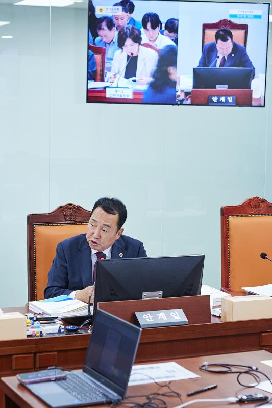 제391회 정례회 제1차 안전행정위원회_9