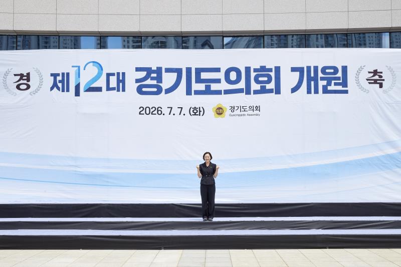 제12대 전반기 조국혁신당 단체사진(보정전)_3