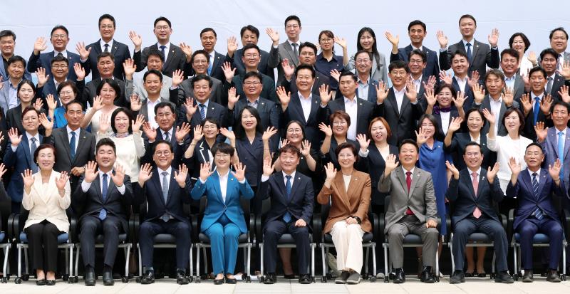 제12대 경기도의회 의원 단체사진_8