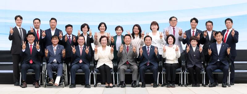 제12대 경기도의회 국민의힘 단체사진_6