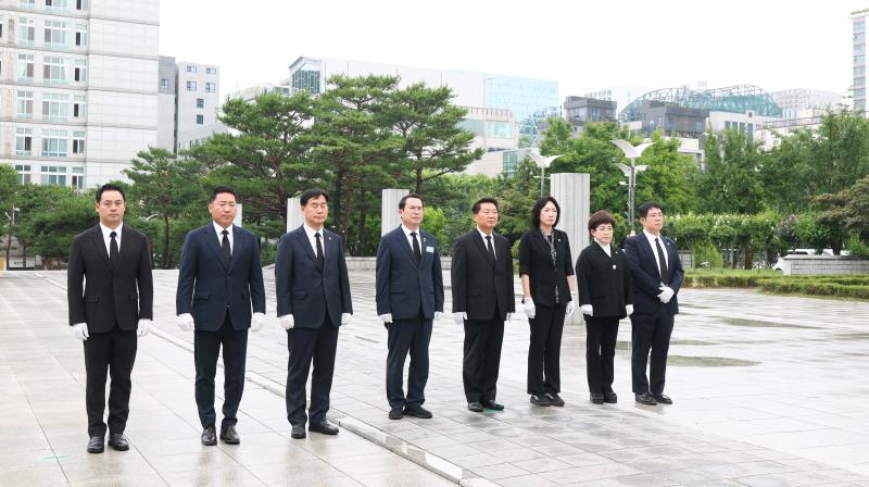 국민의힘 대표단 현충탑 참배_6