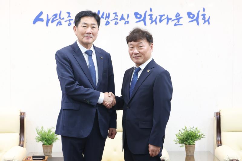 경기도의회 남종섭의장 조용호 오산시장 접견_5