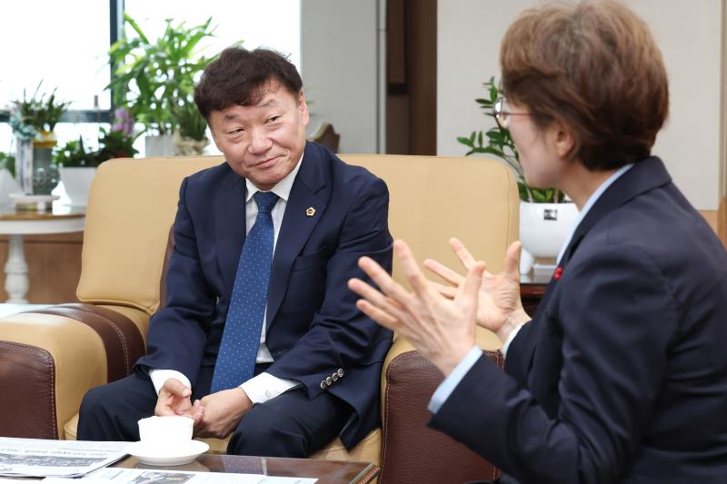 경기도의회 12대 전반기 의장단 및 더불어민주당 안광률 대표의원 언론사 방문_6