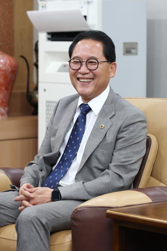 경기도의회 12대 전반기 의장단 및 더불어민주당 안광률 대표의원 언론사 방문_8
