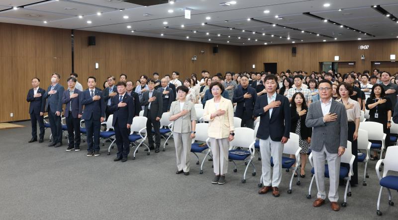 12대 경기도의회 출범 의장단과 사무처 직원간 상견례_3