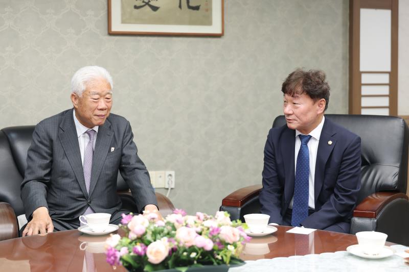 경기도의회 12대 전반기 의장단 언론사 방문_6