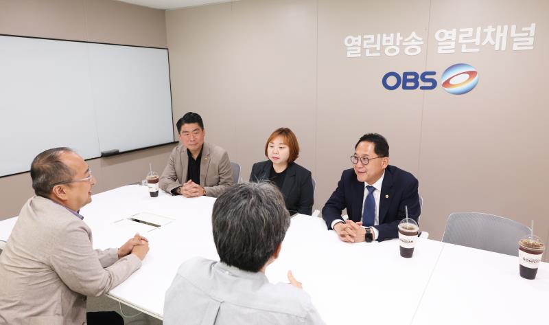 민주당 대표단 언론사 방문_10