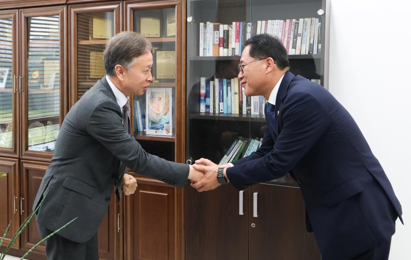 민주당 대표단 언론사 방문_2