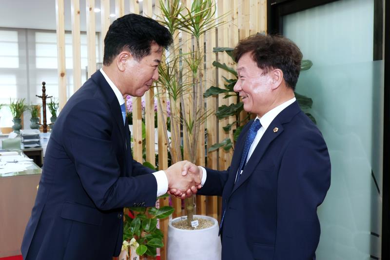 제주특별자치도의회 송영훈 의장 면담_2